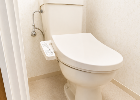 💡トイレ便座交換で毎日の暮らしをもっと快適に！🚽 アイキャッチ画像