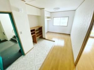 土間を広げ、明かりを取り込んだ玄関リノベ アイキャッチ画像